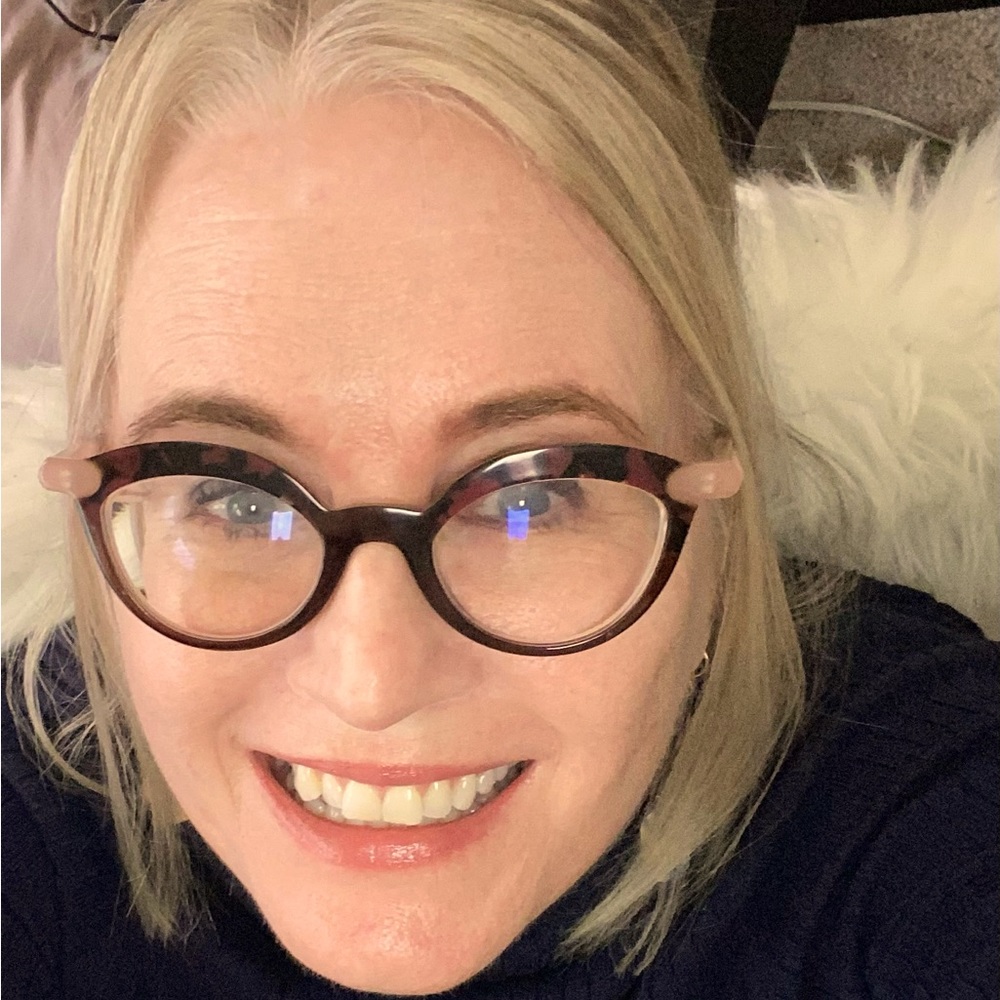 Meet your Posher, Dolores